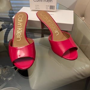 Calvin Klein Luc Patent Hibiscus Pink sandal